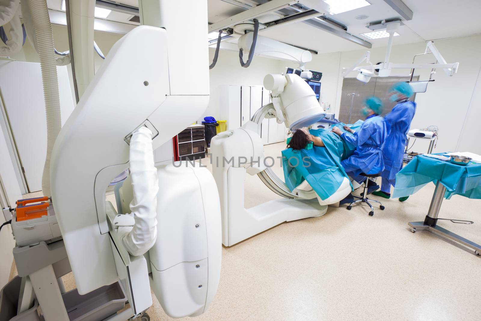 Hi-tech surgery hospital scanner by vilevi