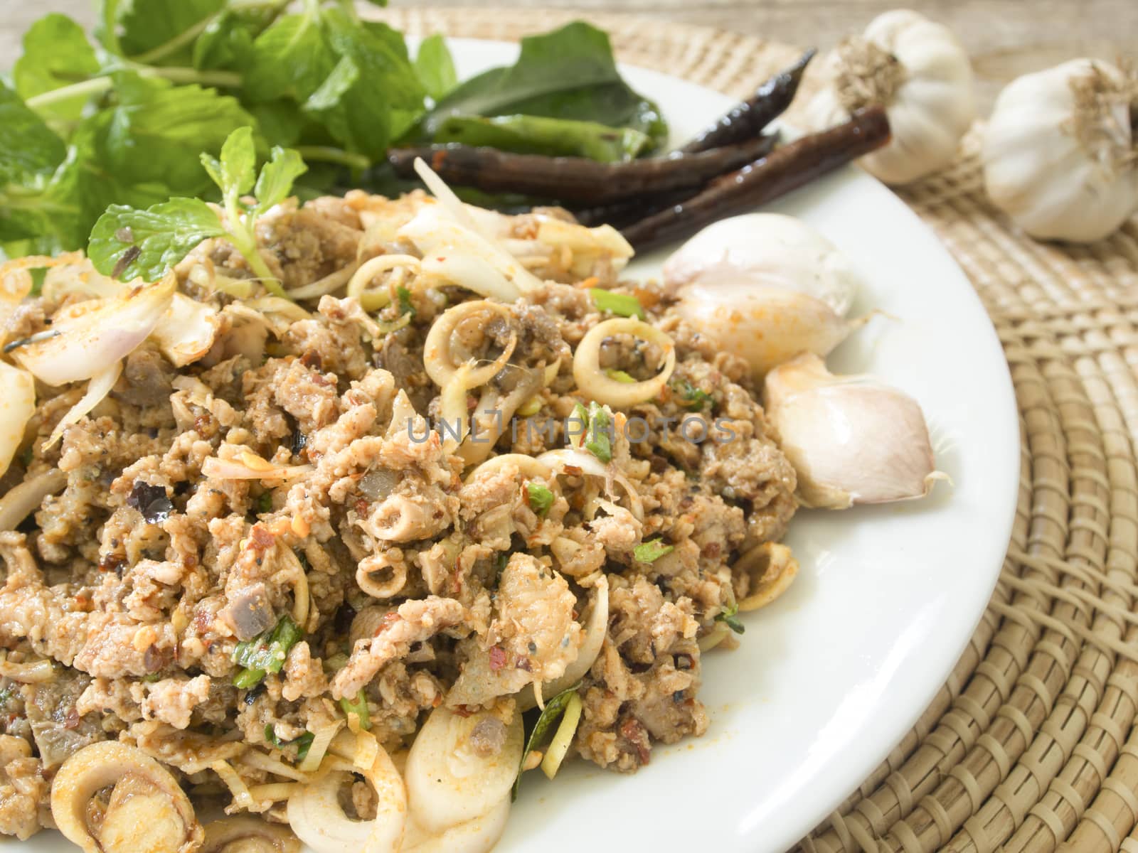 spicy duck salad with vegetable and herb