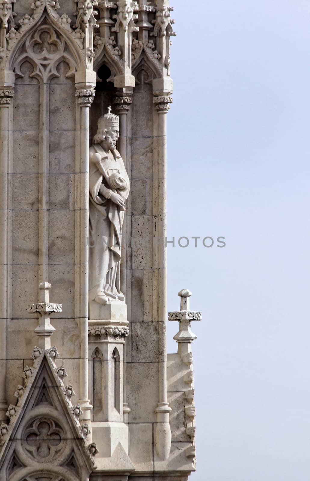Gothic building decorated statues and historical human shape ..