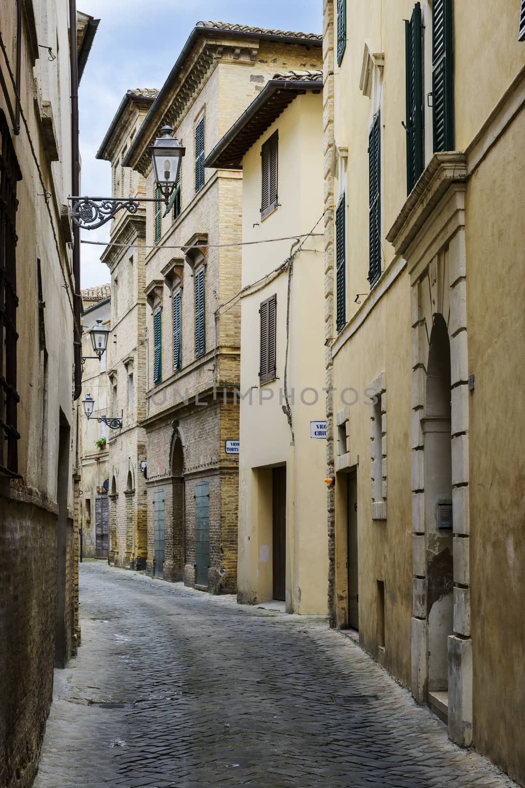 Narrow street in San Severino by w20er