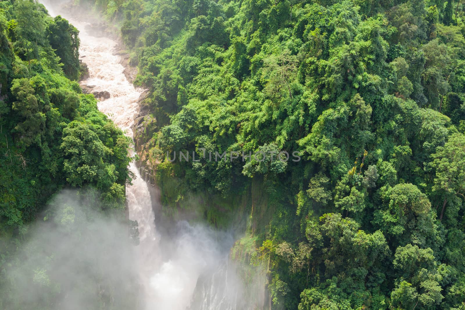 Haew Narok Waterfall by witthaya