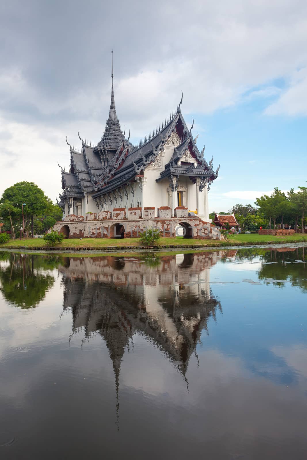 Temple of Thailand by witthaya