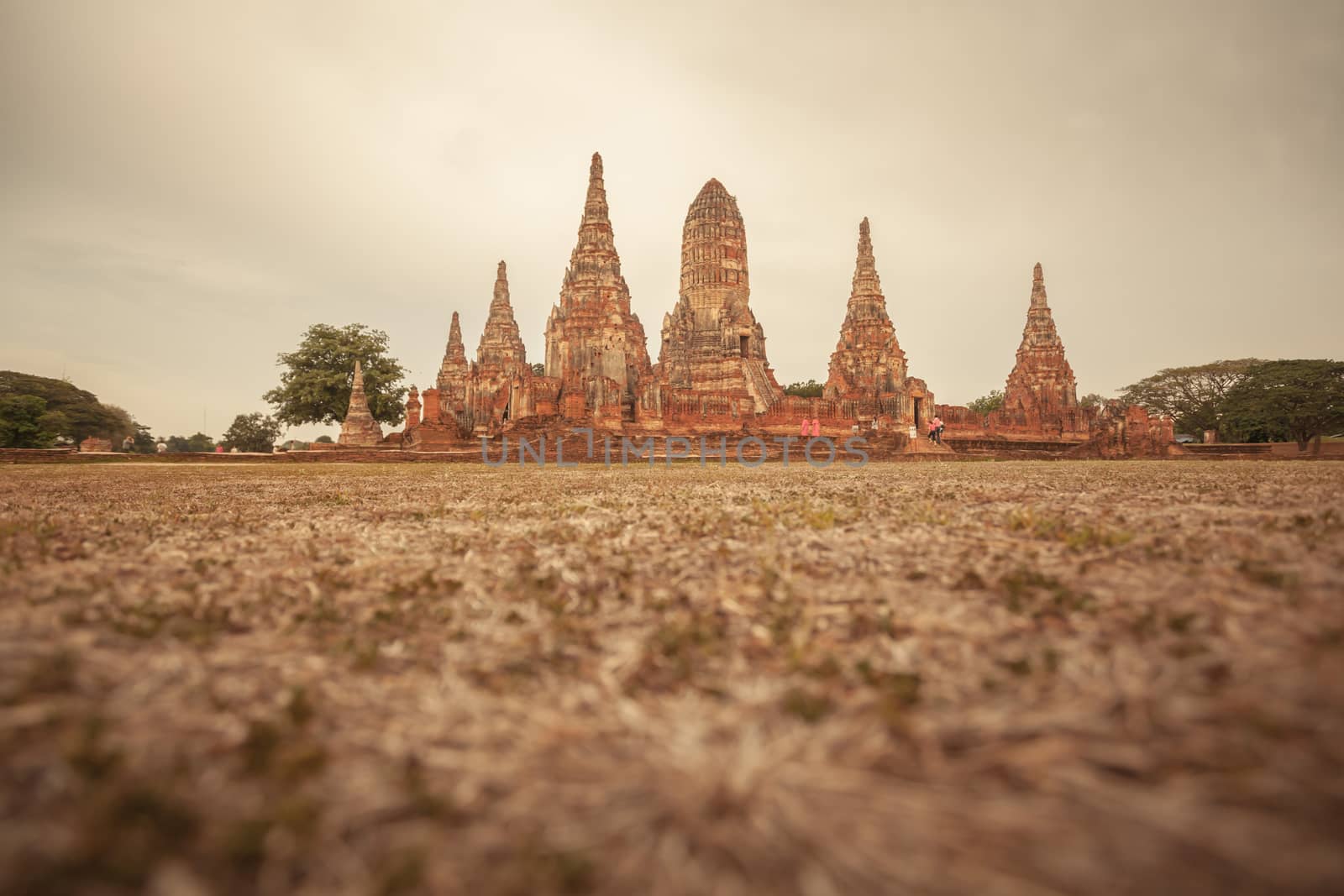 Wat Chaiwattanaram by witthaya