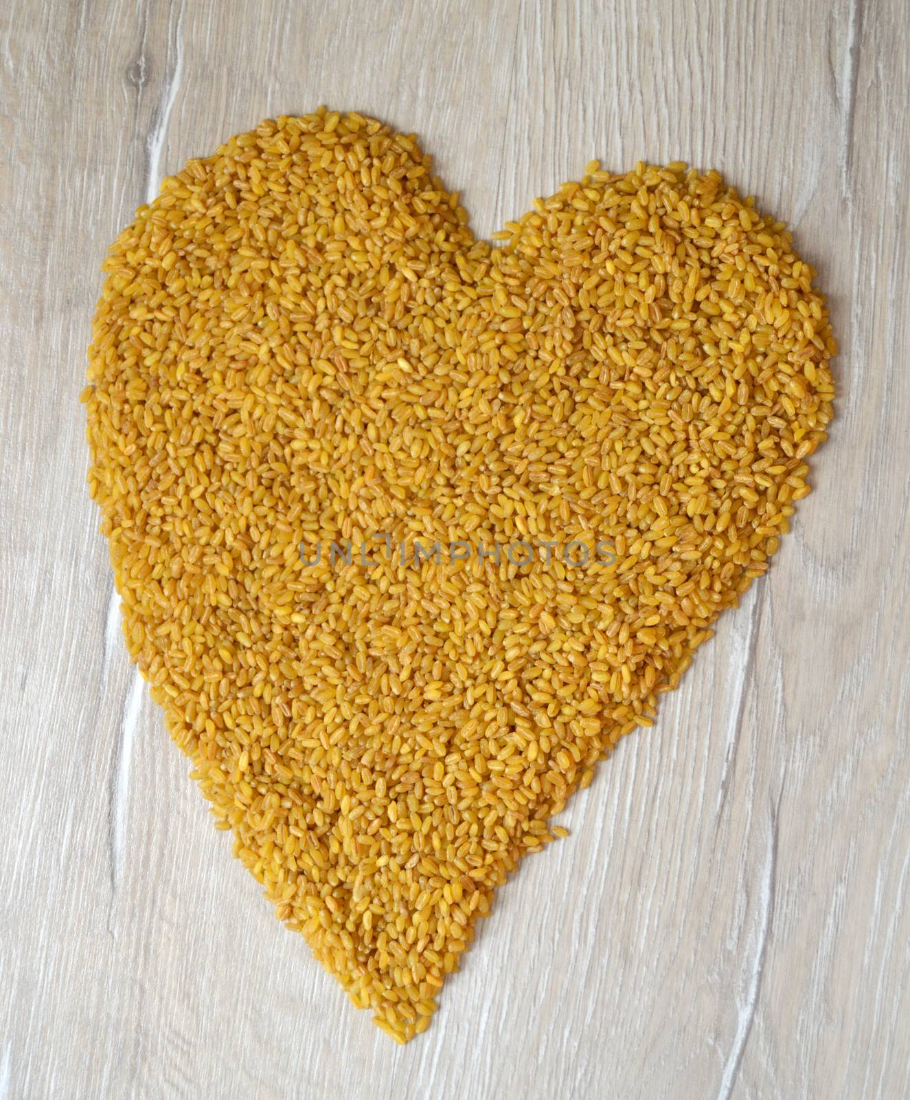 Large bulgur, large-sized bulgur, heart shaped cog corset, bulgur love, turkey bulgur, turkish bulgur.Natural and organic bulgur