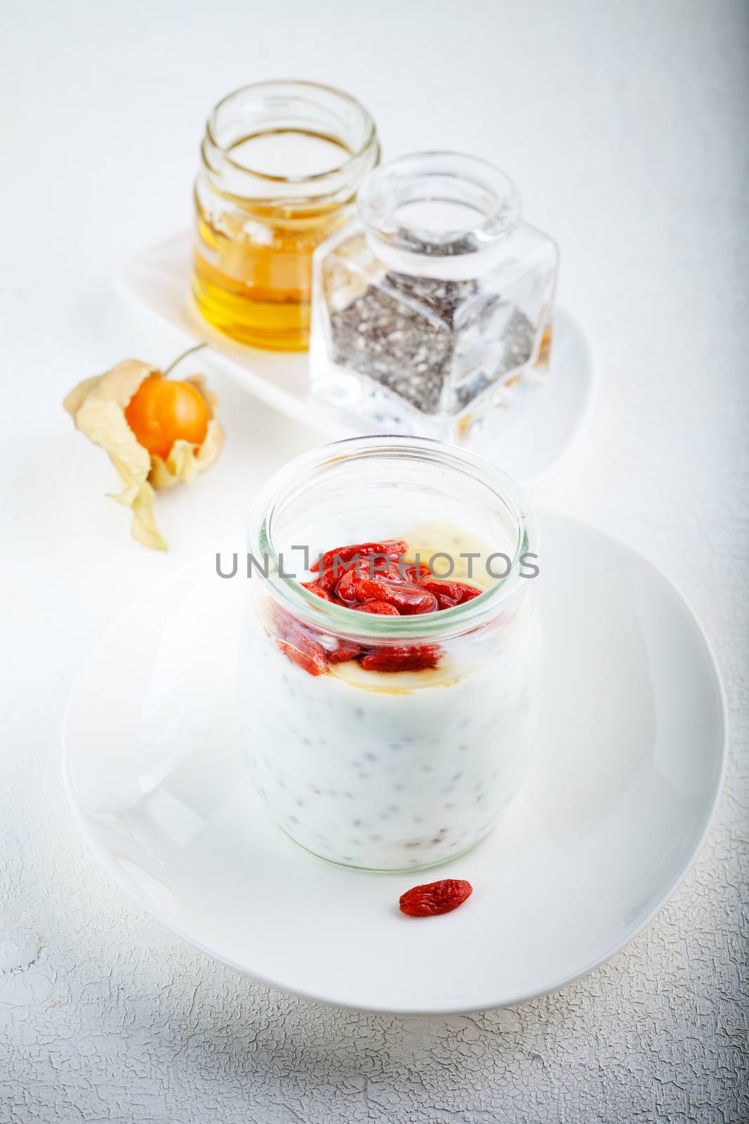 Yoghurt with goji berries, chia seeds and honey.