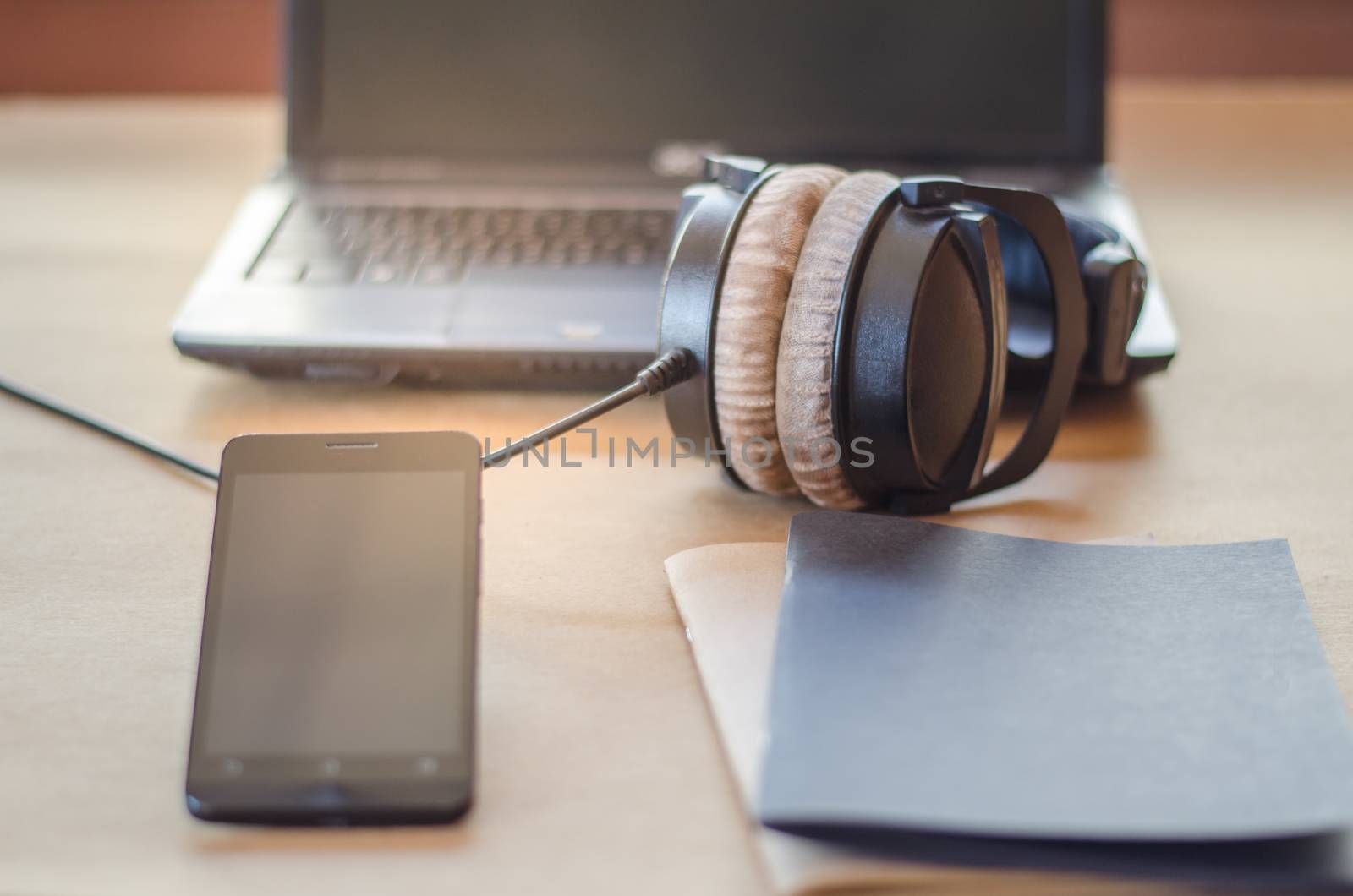 Headphone notebook computers.