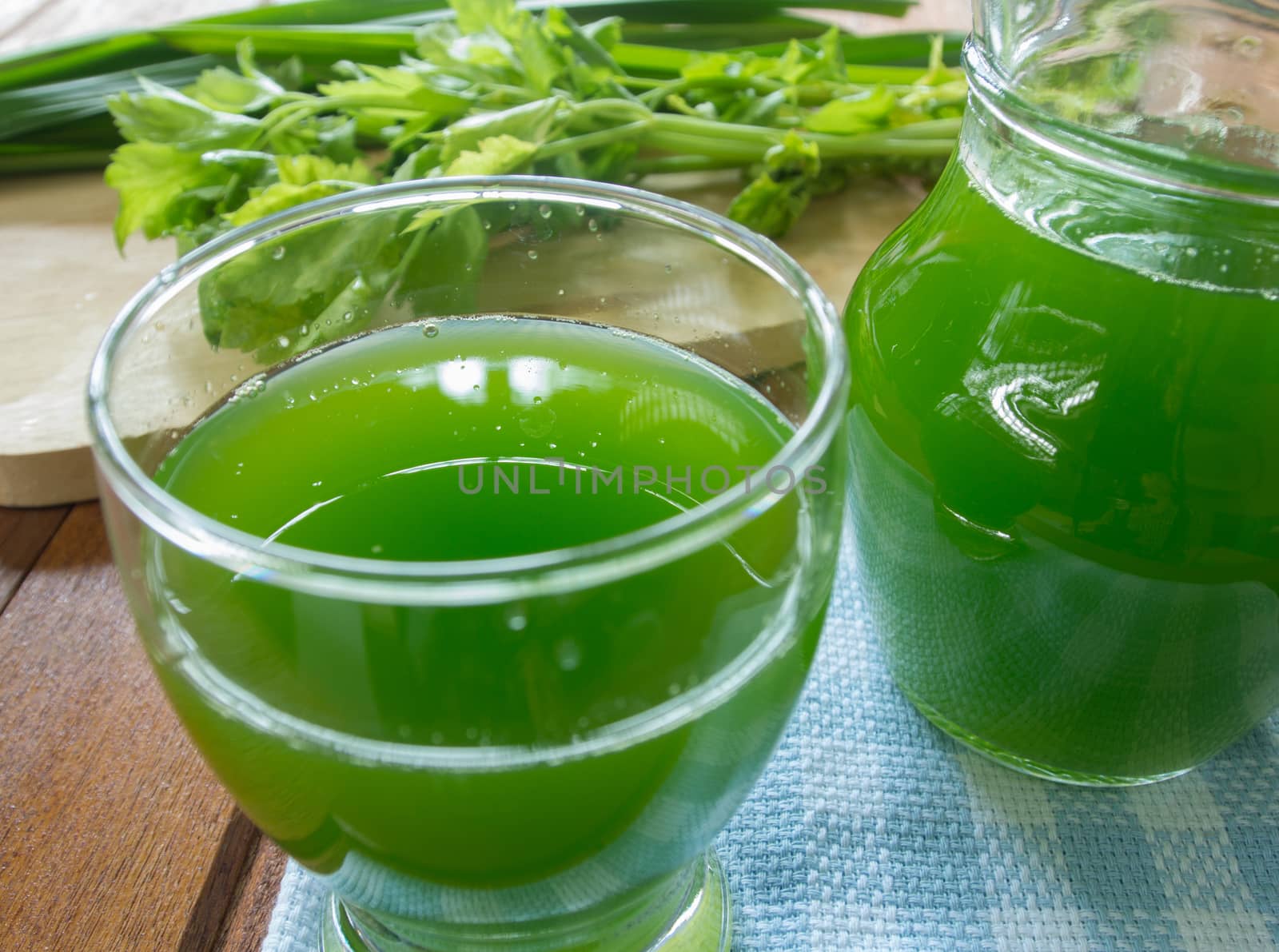 vegetable juice / smoothie in glass