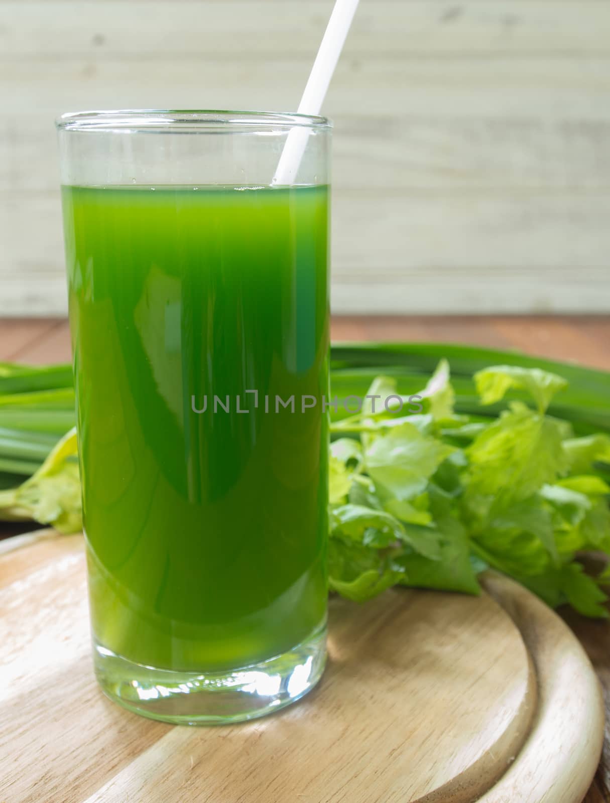 vegetable juice / smoothie in glass