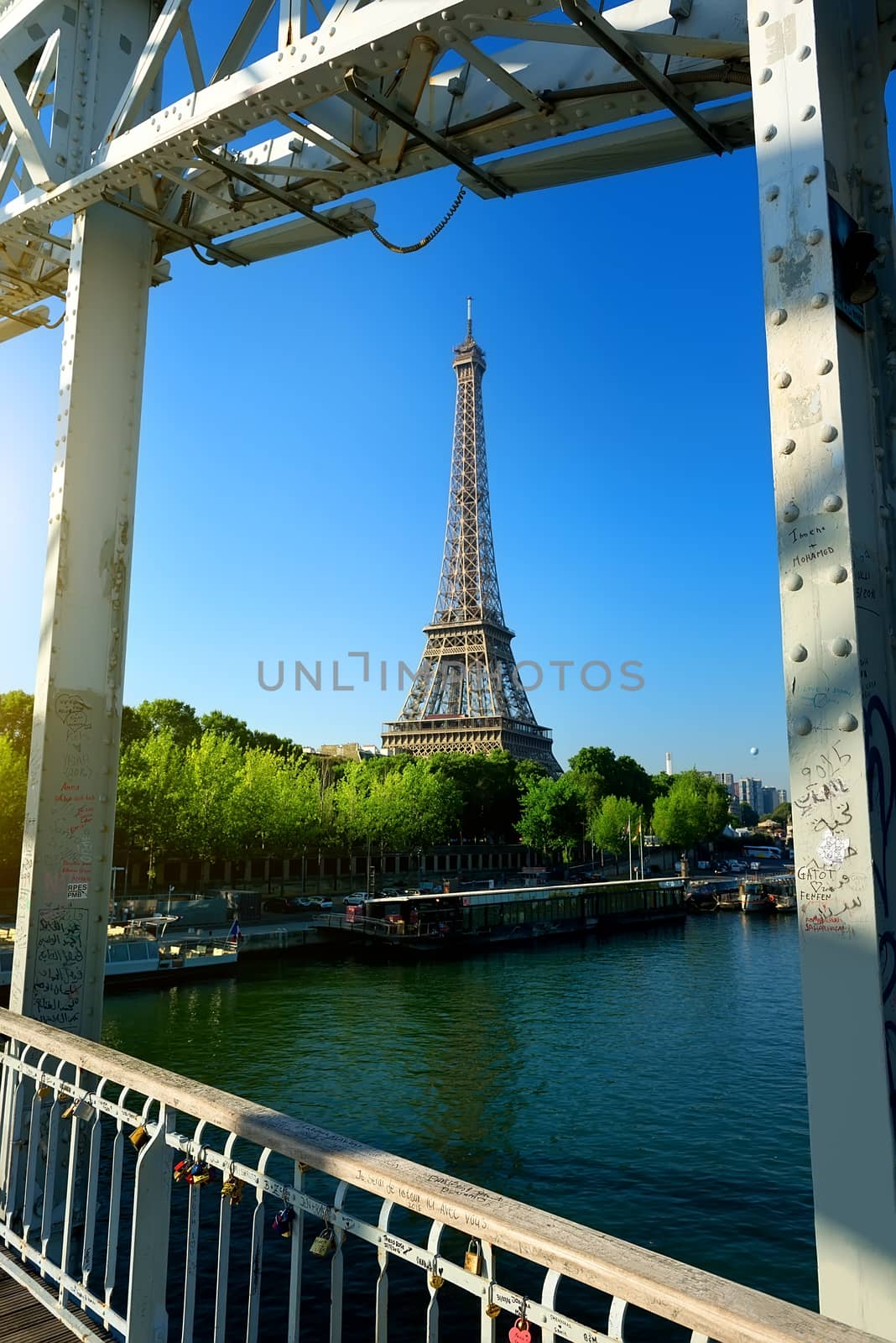 Passerelle Debilly in Paris by Givaga
