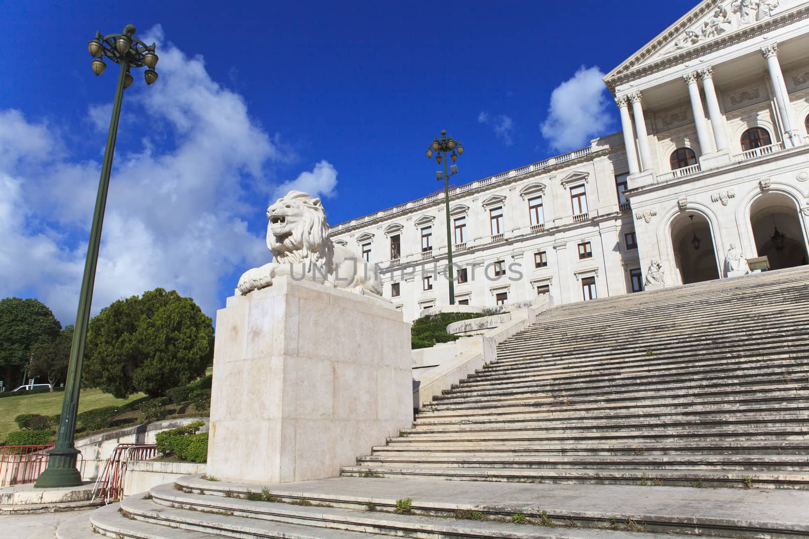 Monumental Portuguese Parliament  by kalnenko