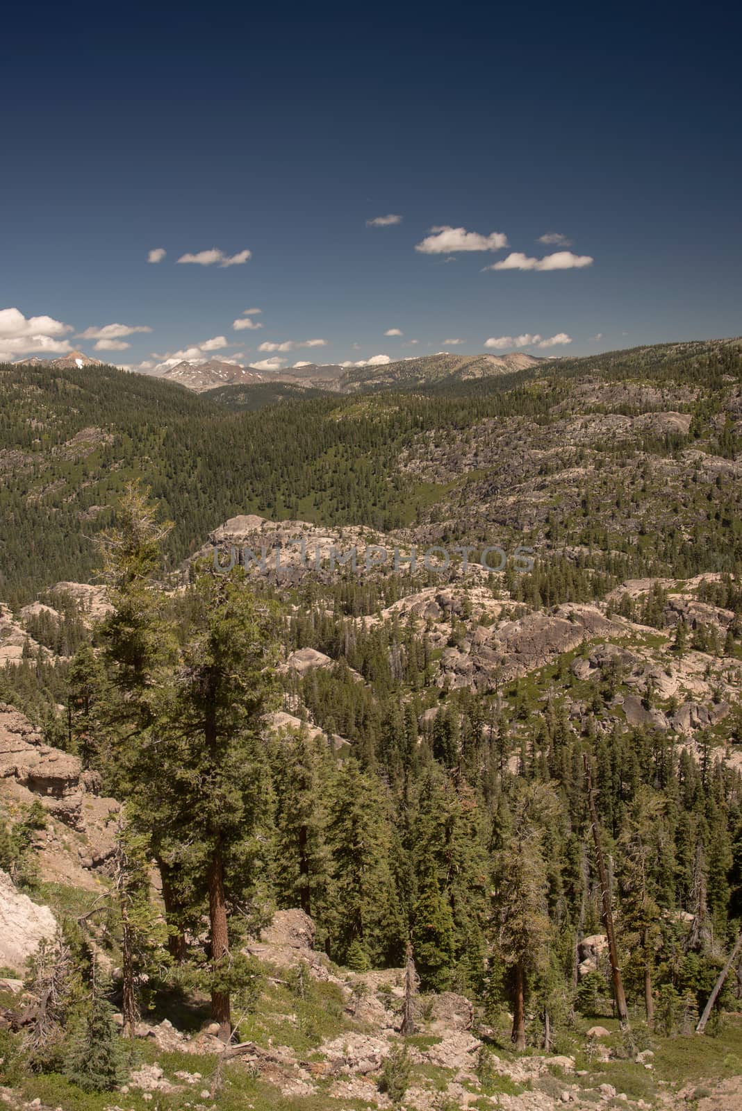 A large scenic of a Californian valley