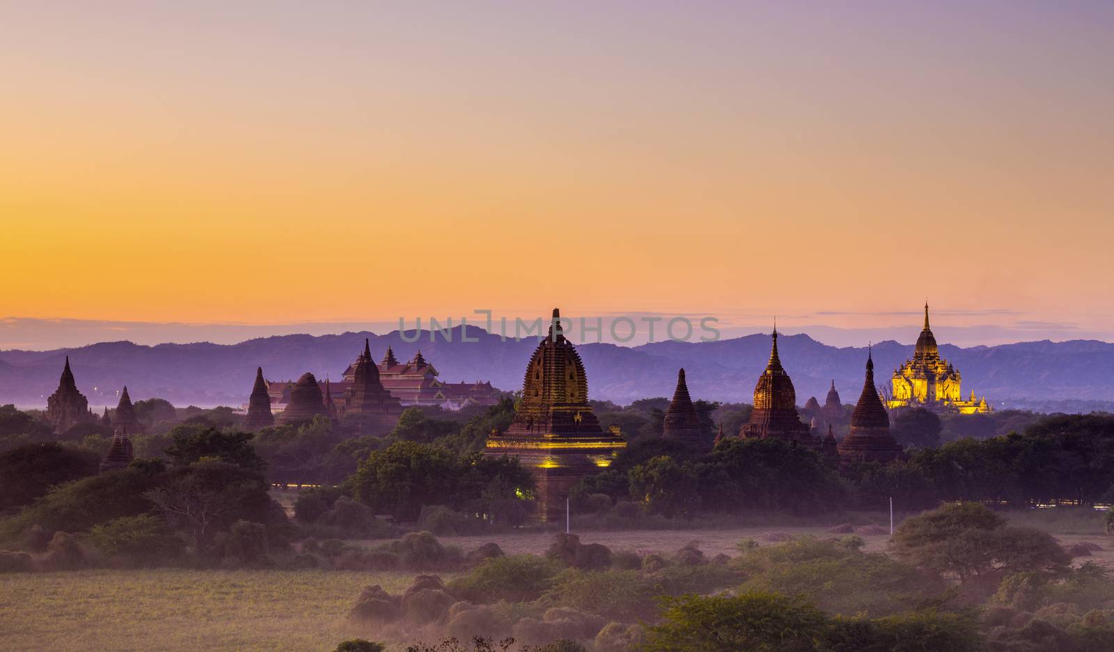 Bagan temple during golden hour  by cozyta