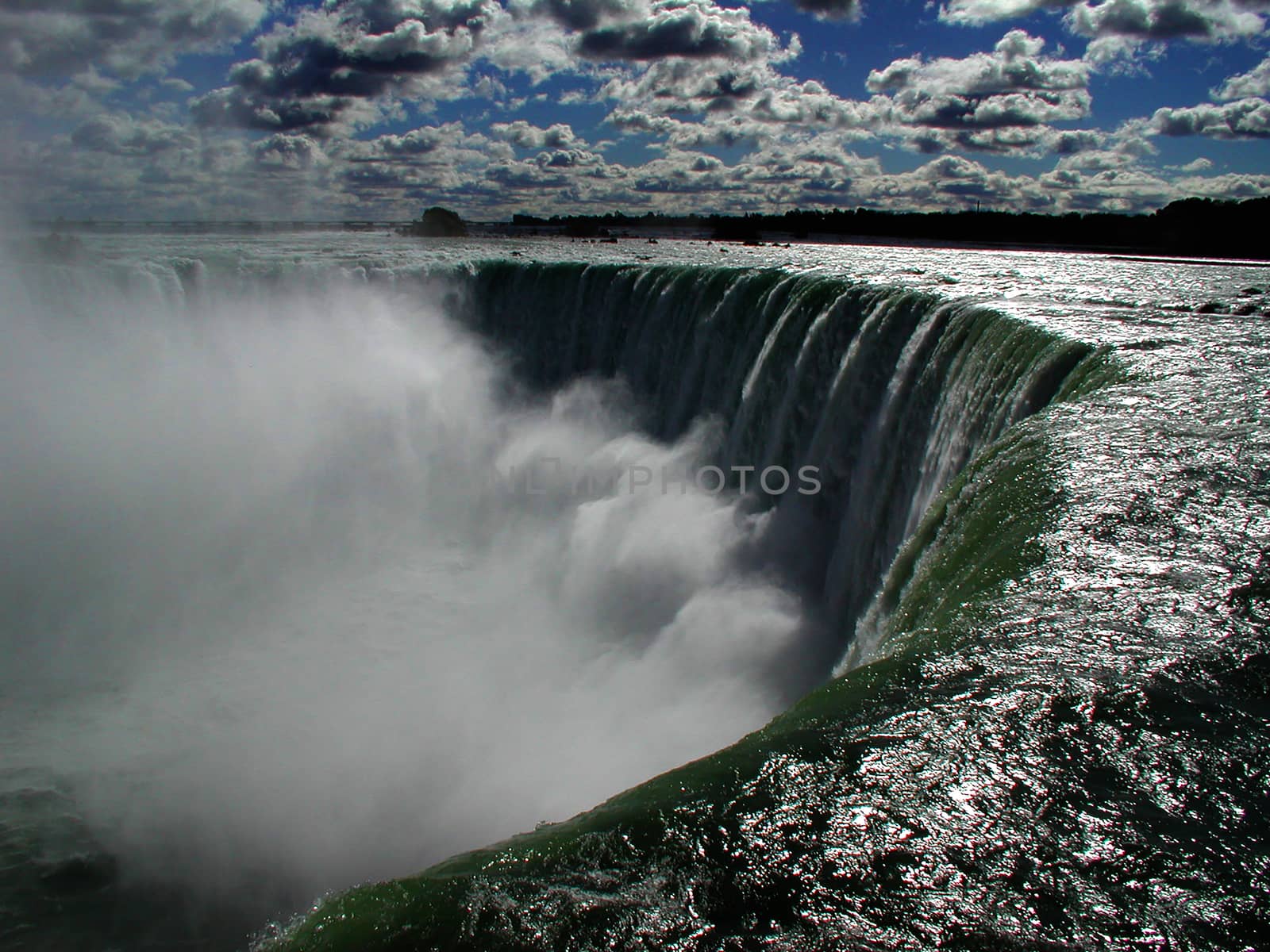 Niagara Falls by eyeemudo