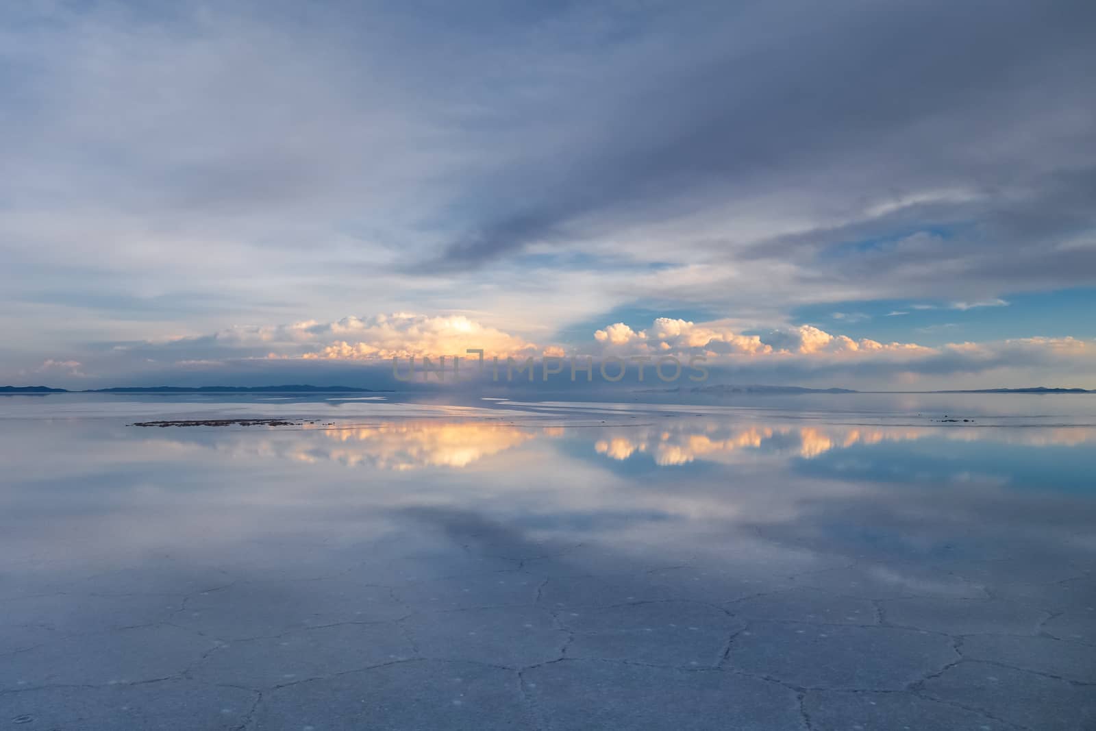 Salar de Uyuni desert, Bolivia by daboost