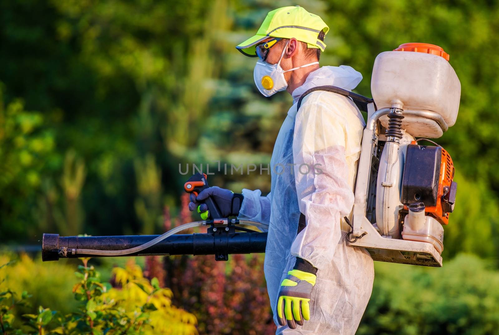 Garden Pest Control Service by welcomia