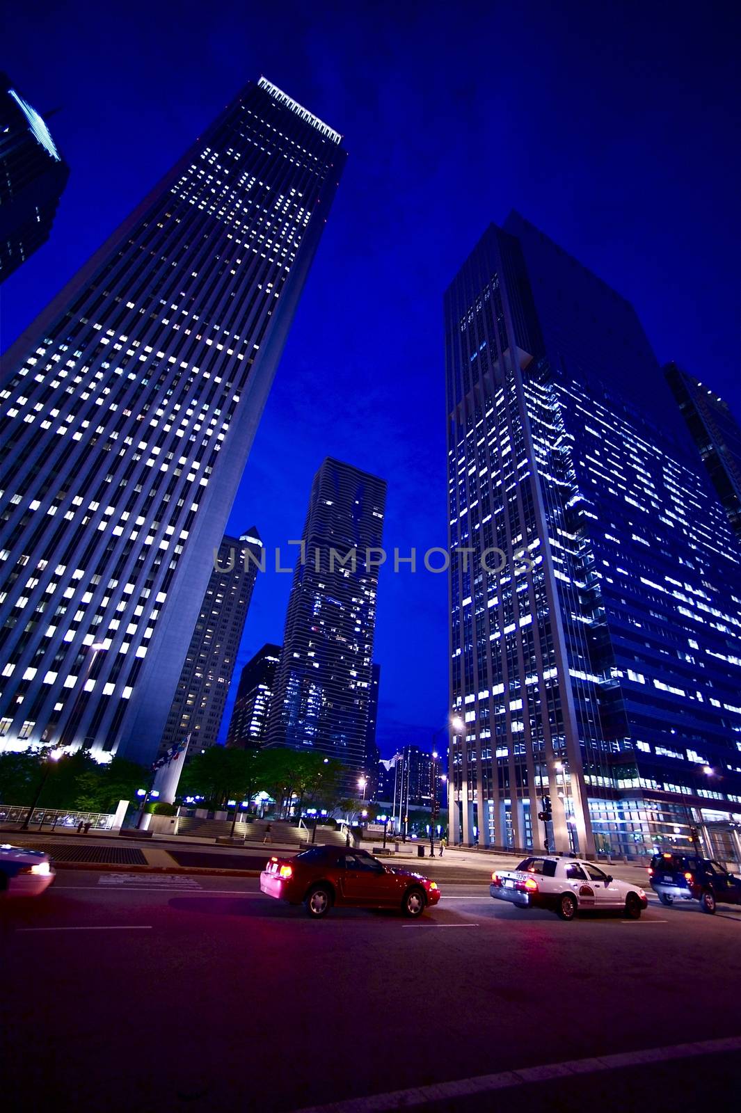 NIght Sky - Chicago Skyscrapers by NIght. Photo Taken From Millennium Park. Chicago USA