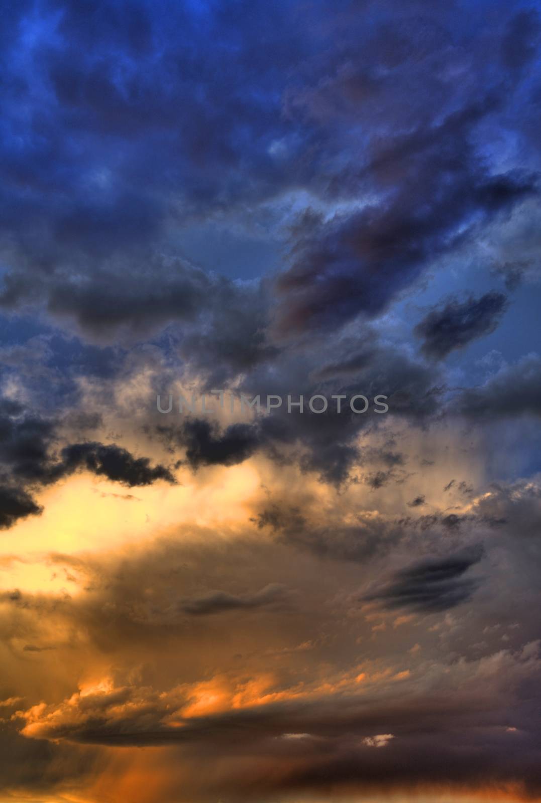HDR Stormy Sky by welcomia