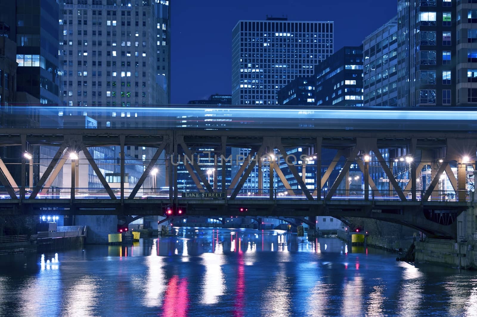 Lake Street Bridge in Downtown Chicago, Illinois, USA.