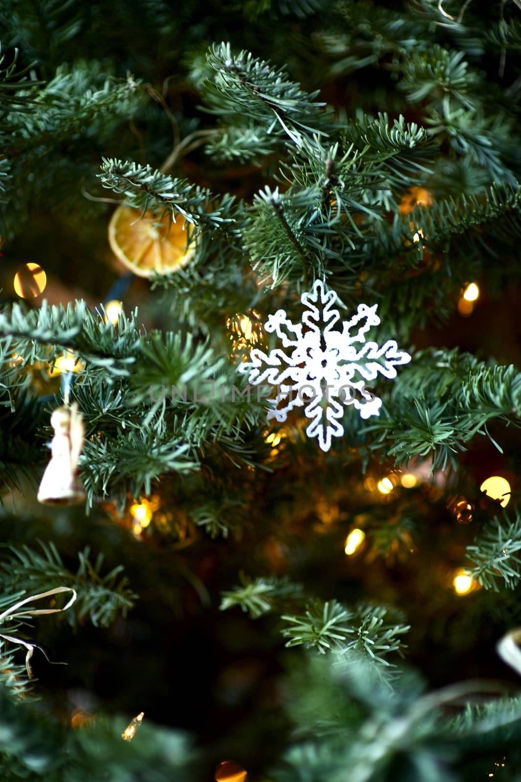 Christmas Tree Deco by welcomia