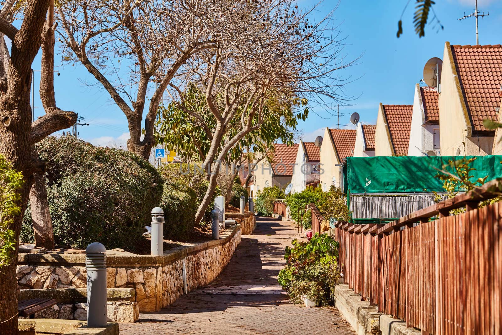 Ariel - 9 December, 2016: Cottages in a row
