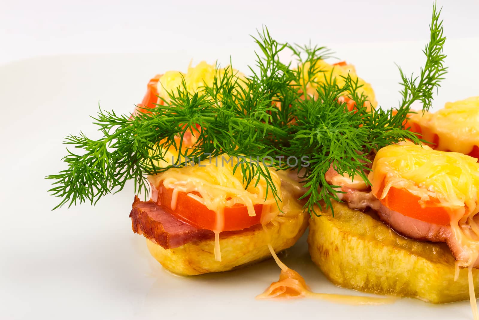 sandwiches made ​​from potatoes, bacon and cheese