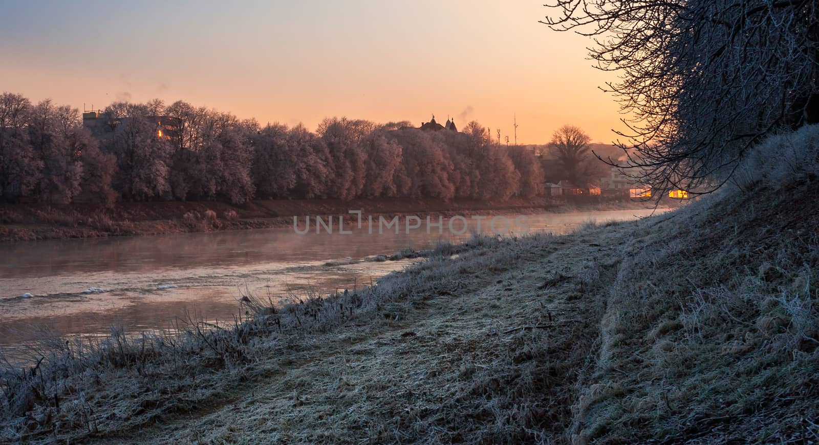 hoarfrost on a winter morning by Pellinni