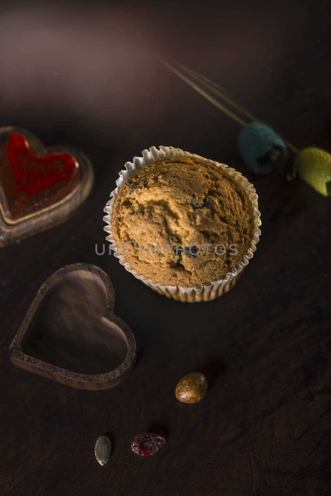 Gluten Freen muffin with dark unsweetened chocolate beans, by verbano
