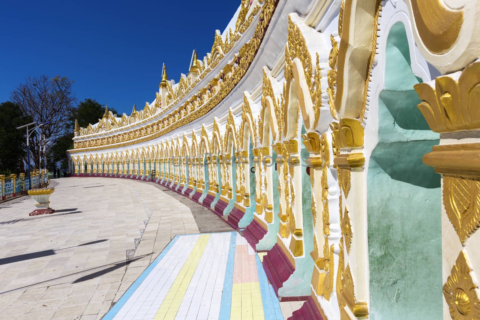 Umin Thounzeh temple in myanmar by cozyta