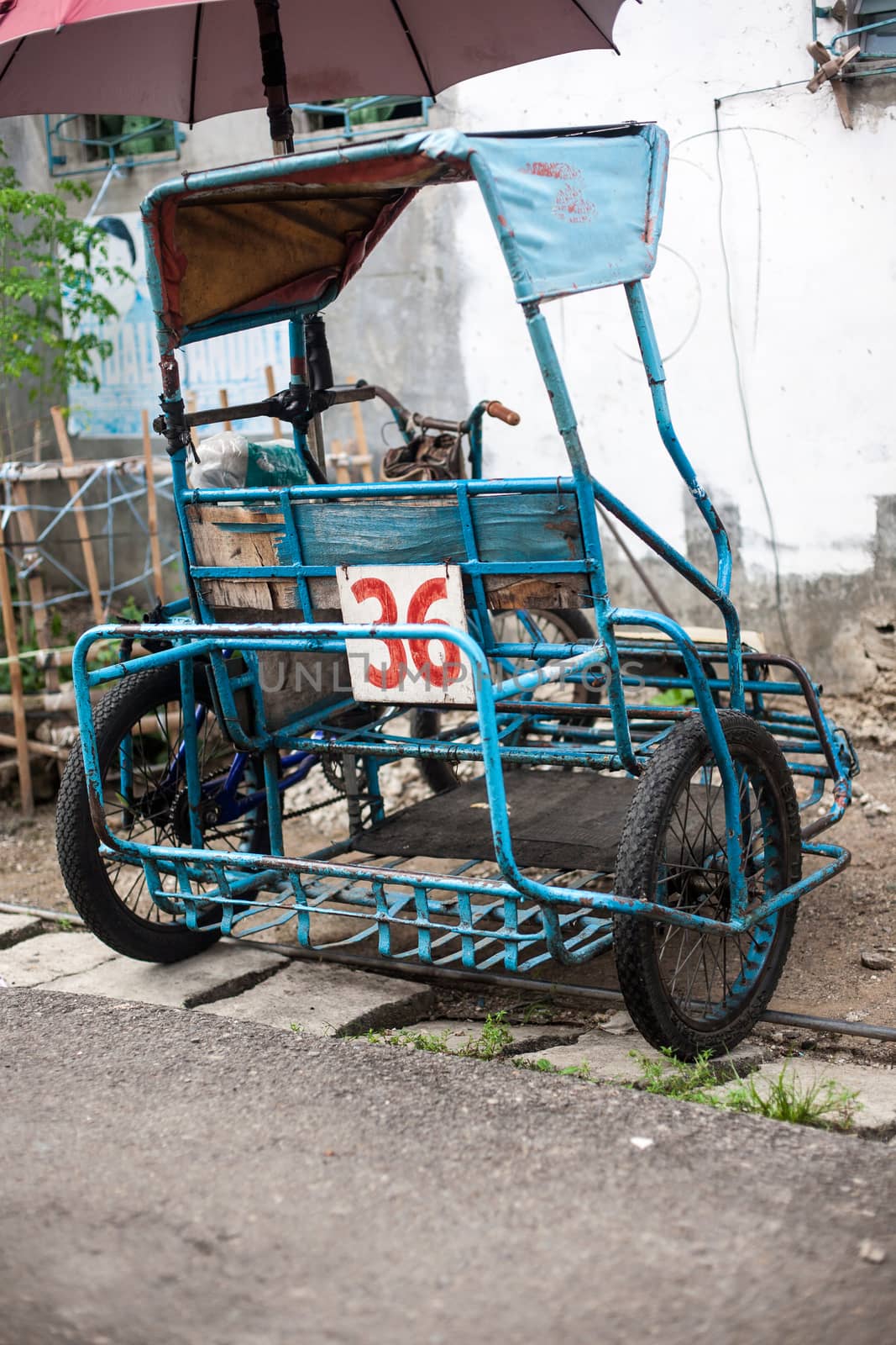 Everyday life of filipinos in Cebu city Philippines by Vanzyst