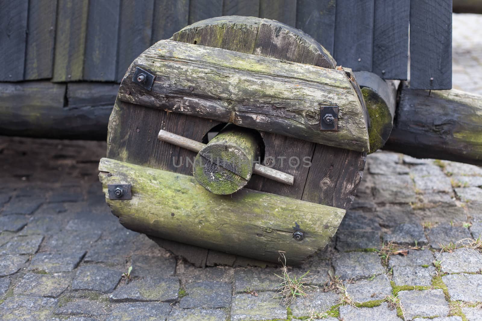 Military wooden props with wheels by Vanzyst