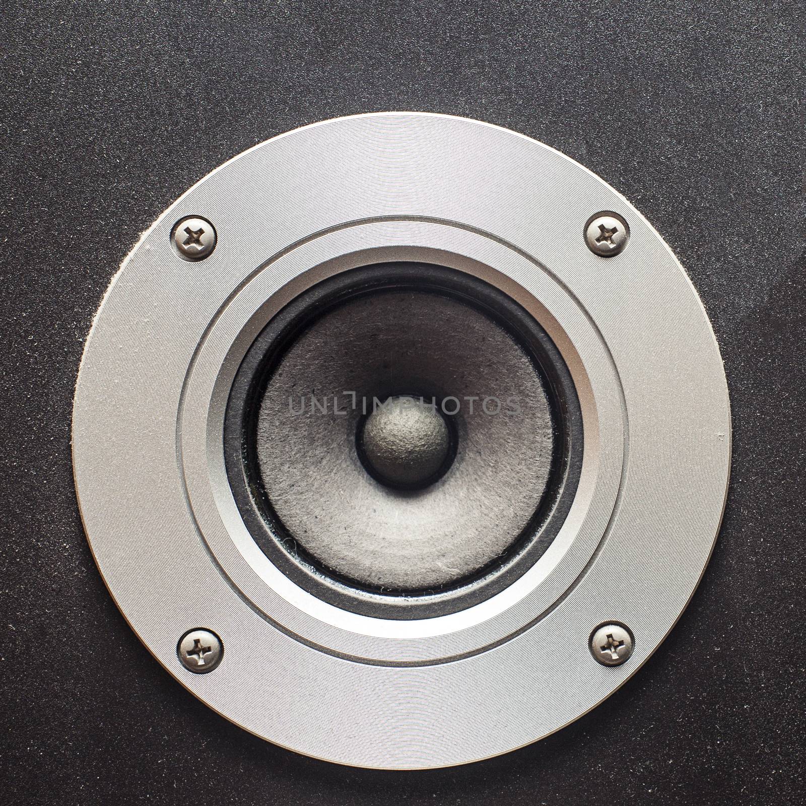 Isolated music speaker high quality loudspeaker by Vanzyst