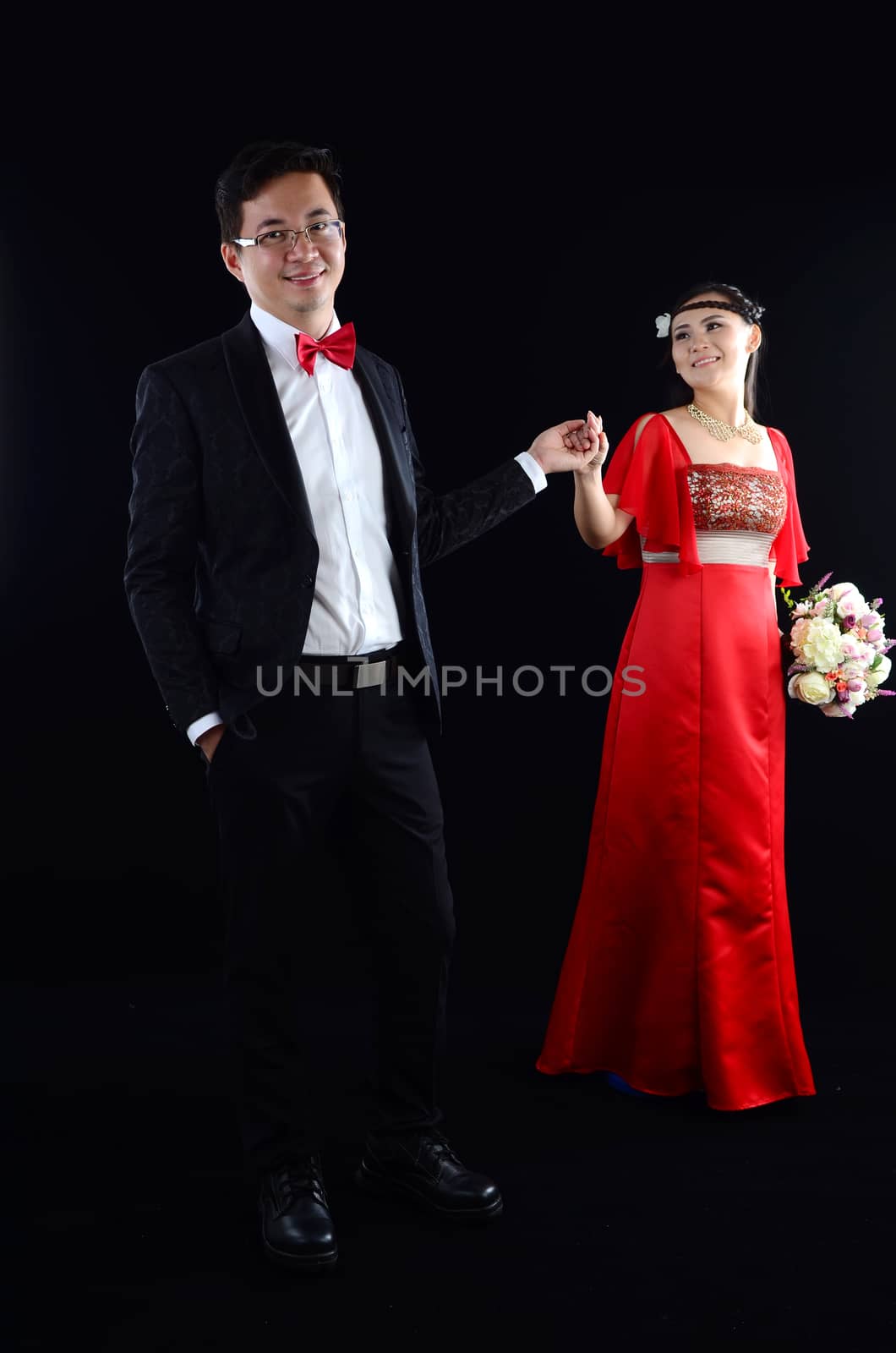 Asian wedding couple by yongtick