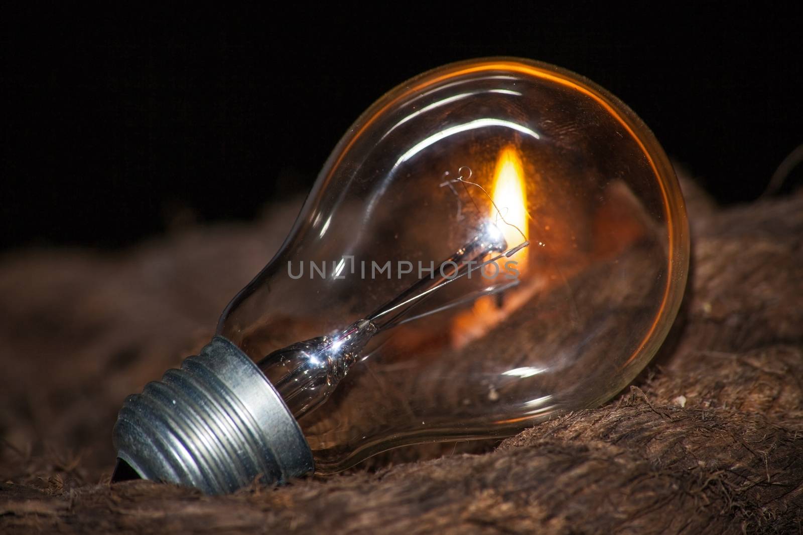 Flaming Light Bulb by kobus_peche