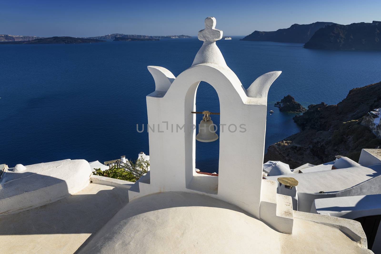 Oia, santorini, Greece by ventdusud