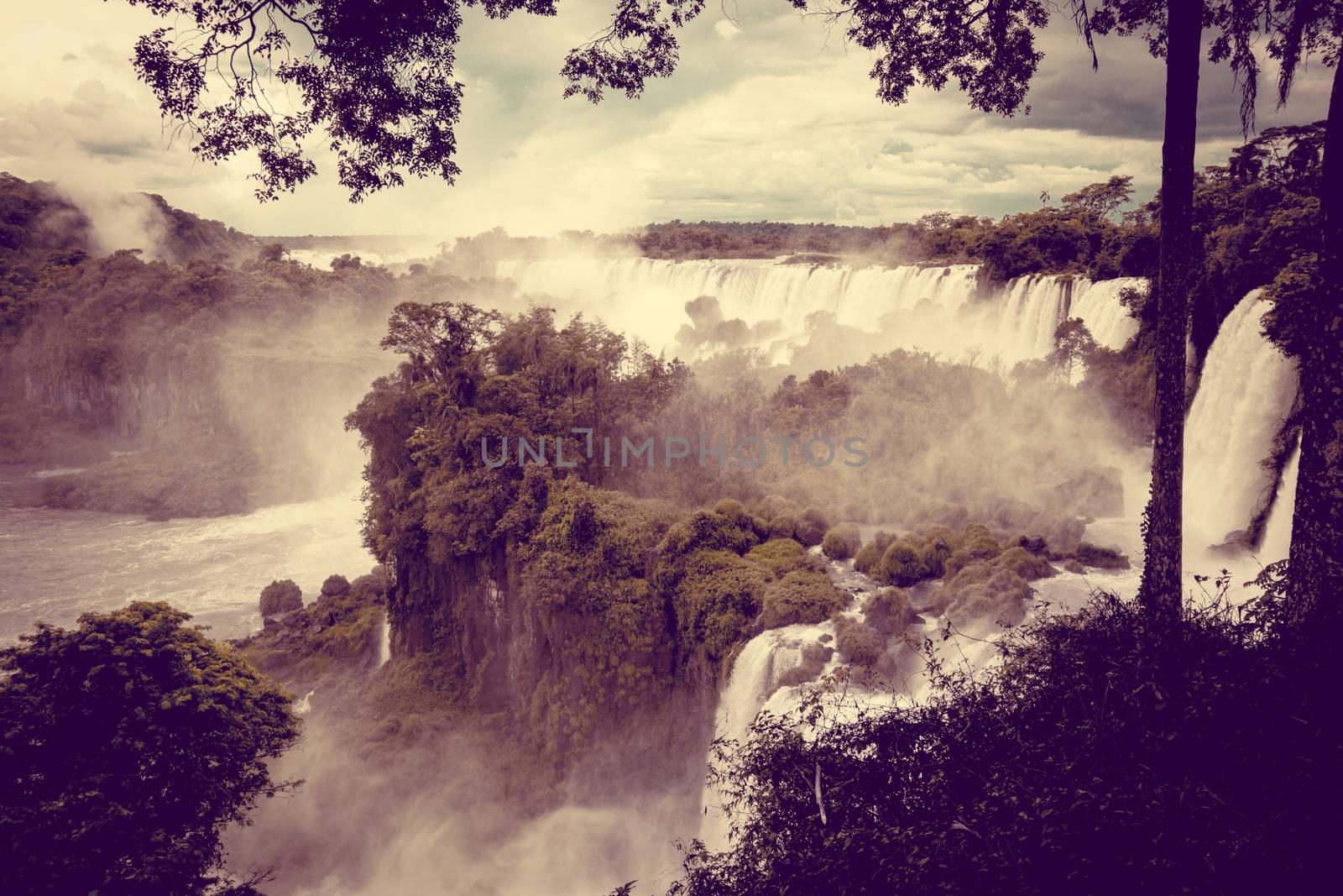 iguazu falls by daboost