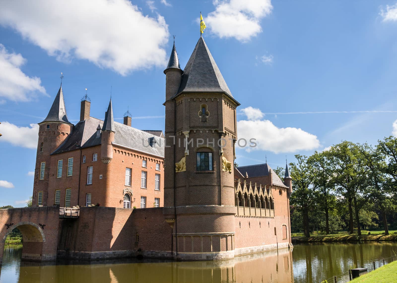 Heeswijk castle on the water in Nederland