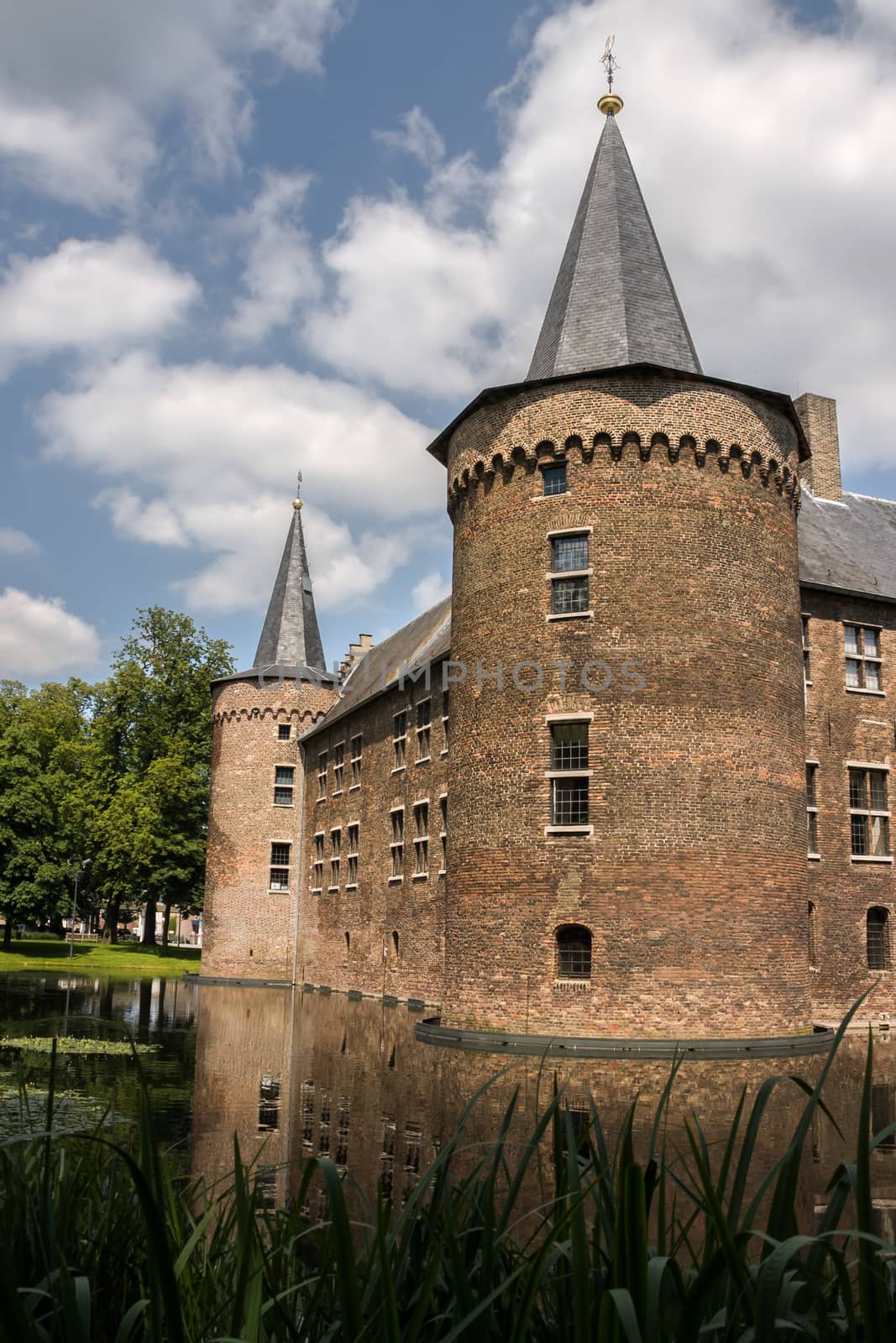 Helmond castle museum in Nederland by rainfallsup