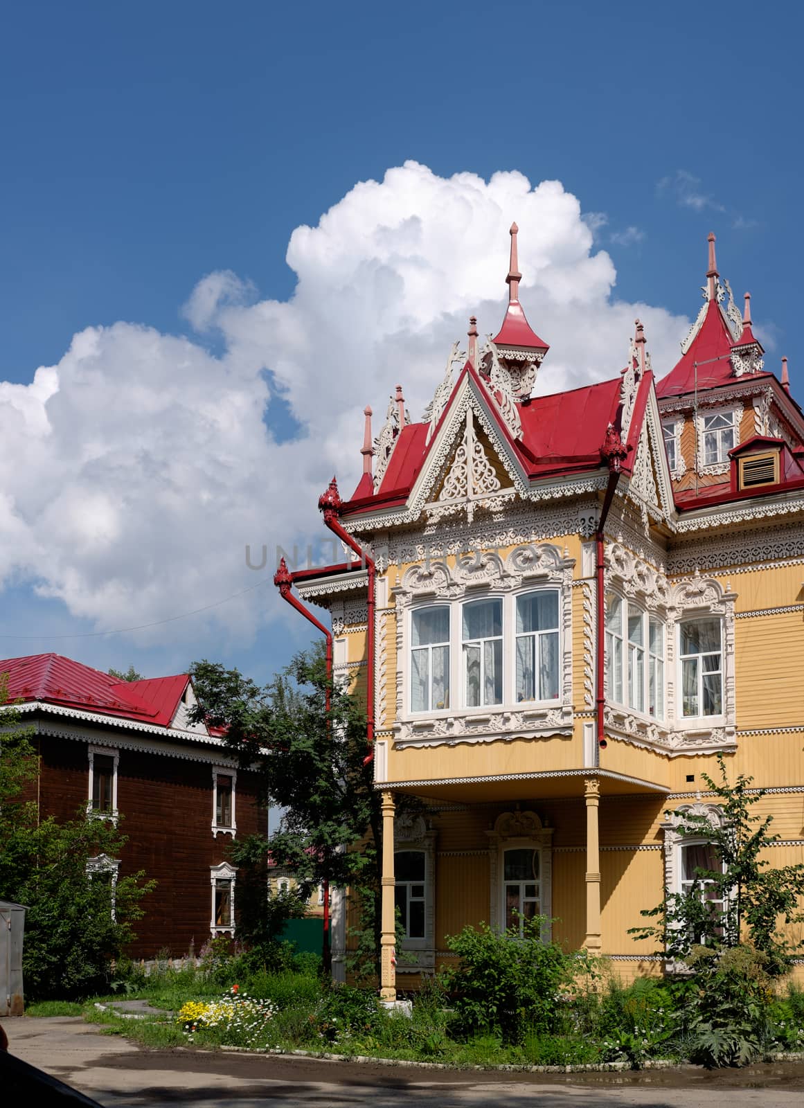 House with firebirds. Famous beautiful wooden house in Tomsk cit by rainfallsup