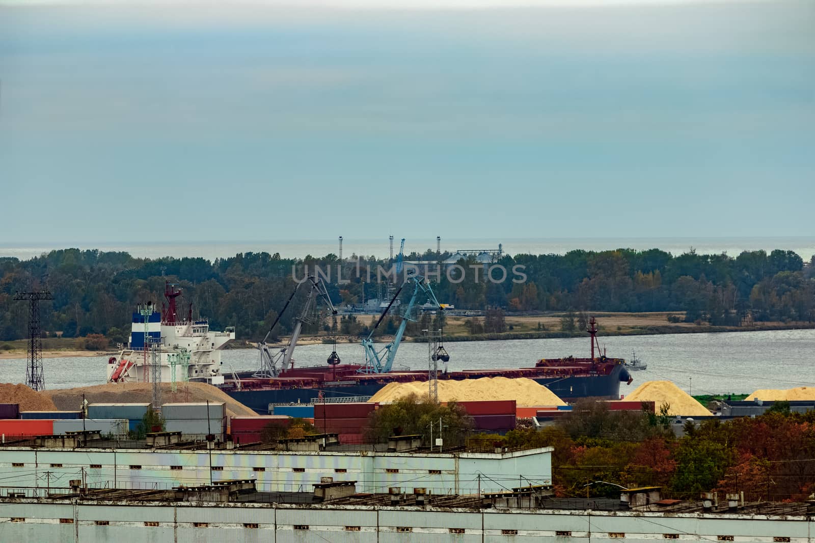 Cargo ship loading by sengnsp