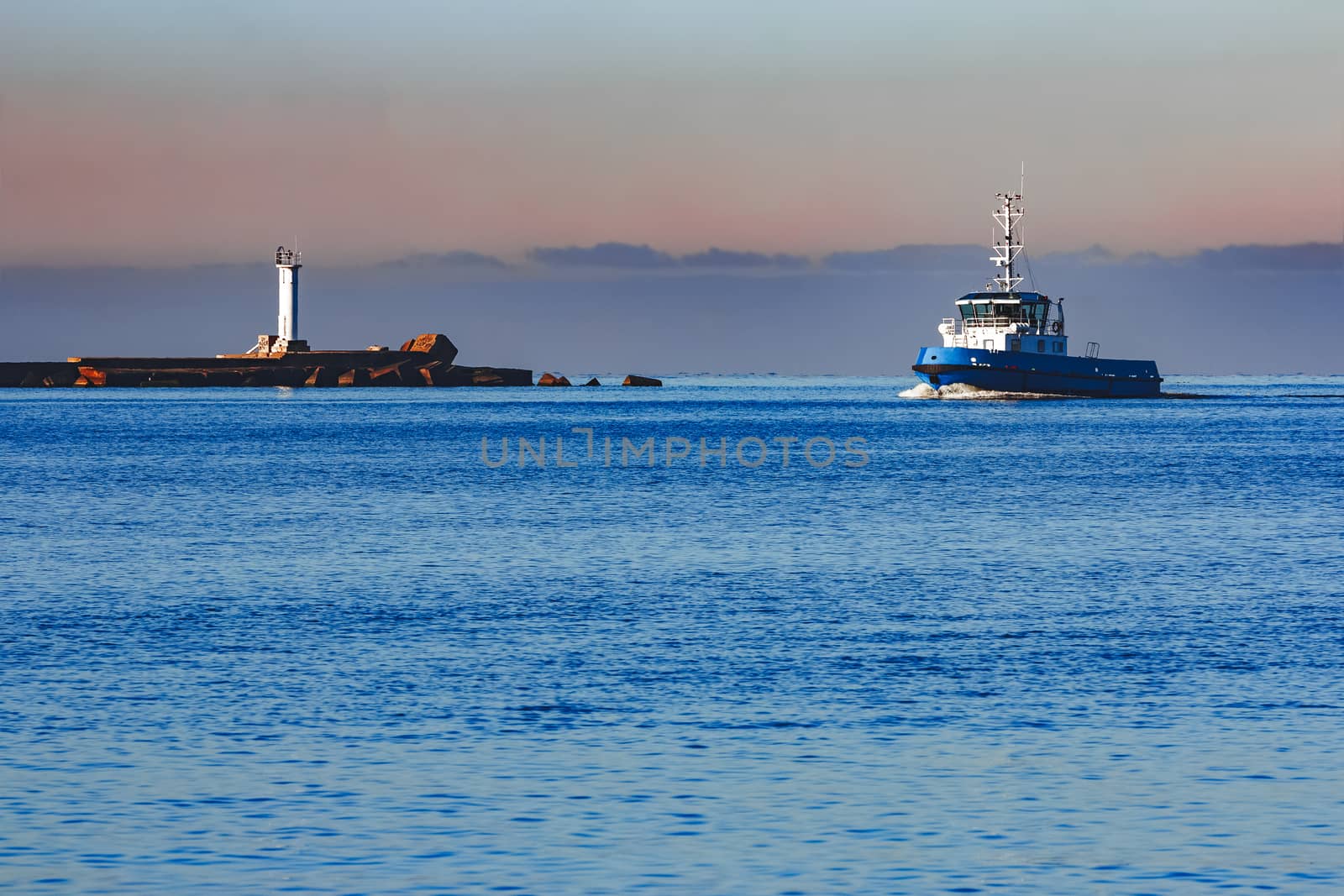 Blue small tug ship by sengnsp