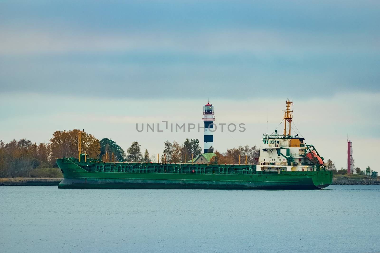 Green cargo ship by sengnsp