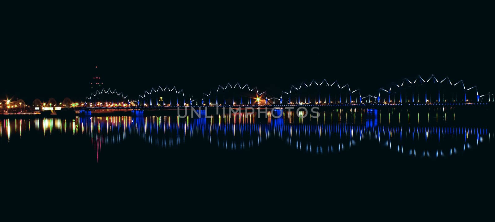 Illuminated railroad bridge by sengnsp
