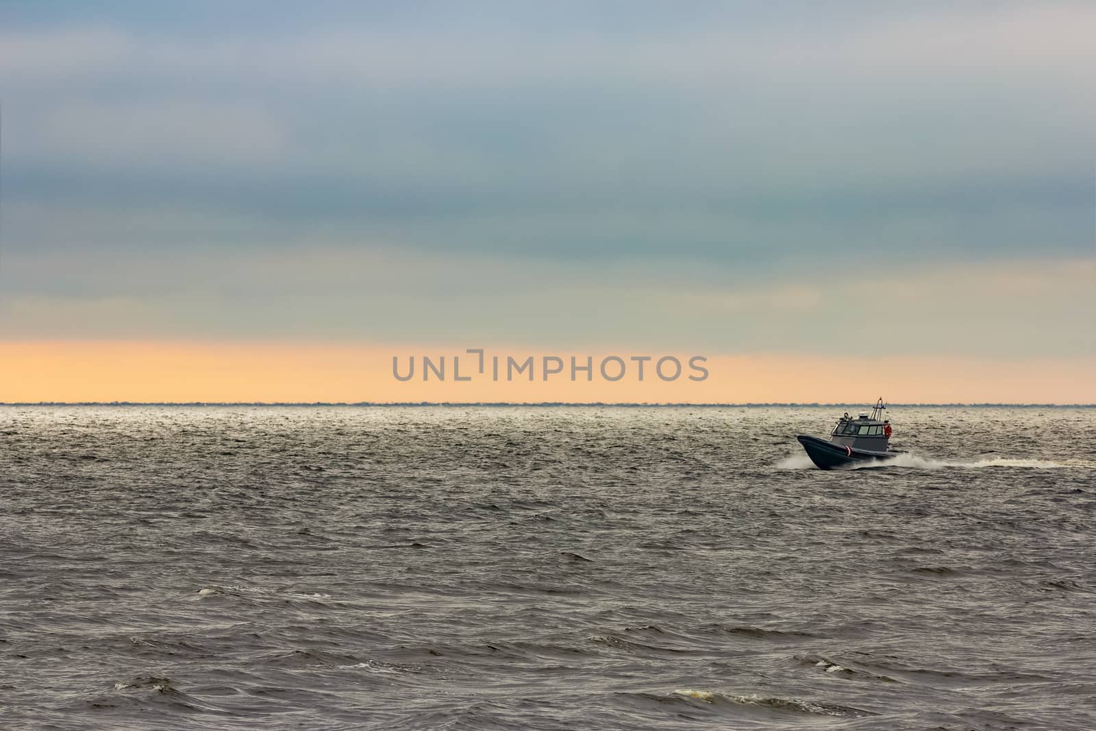 Small grey border guard boat by sengnsp