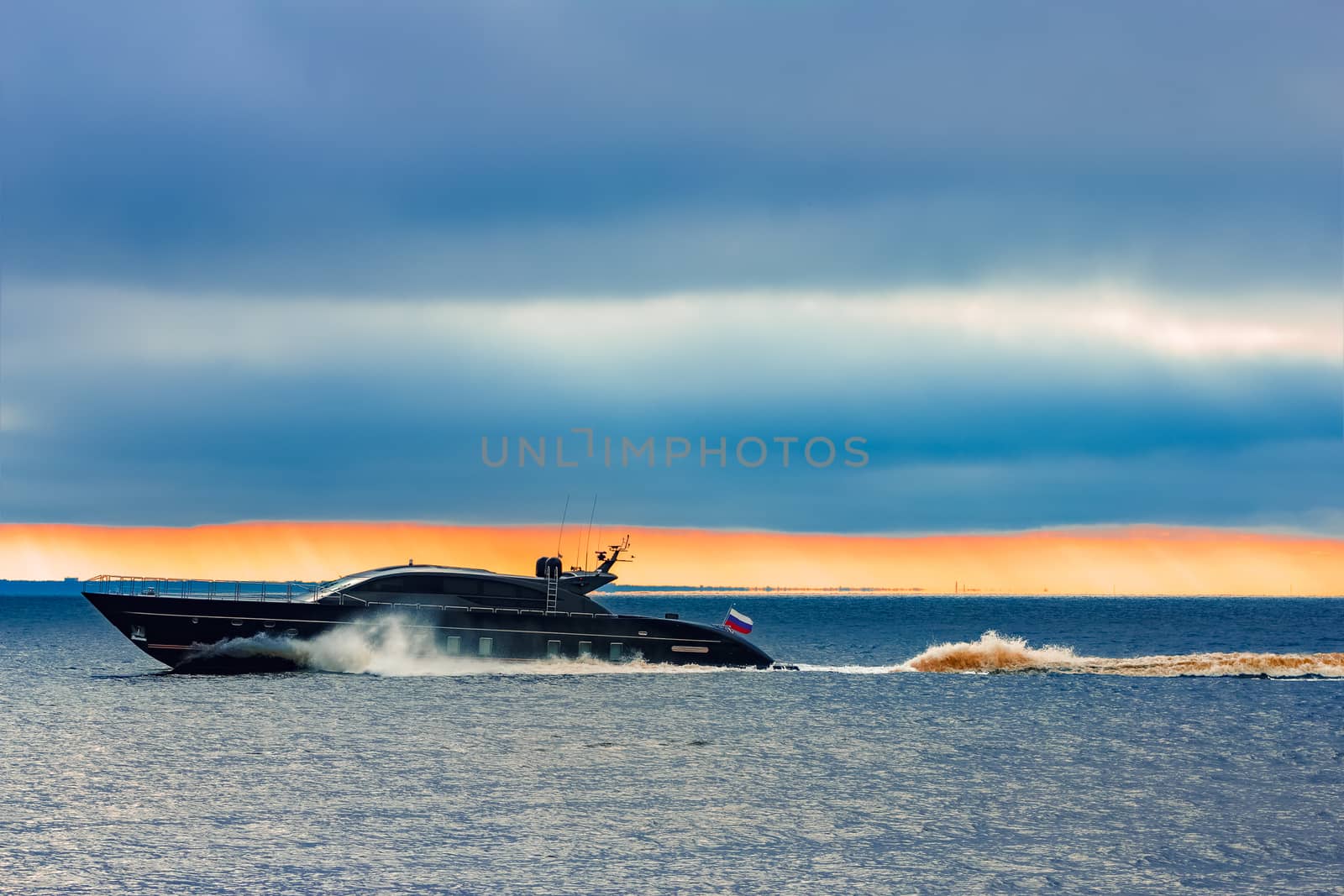 Black elite speed motor boat by sengnsp