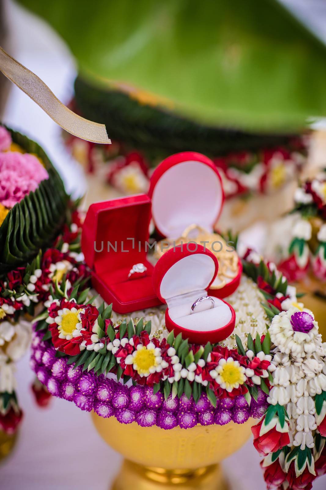 Flower tray with engage ring for Thai traditional wedding
