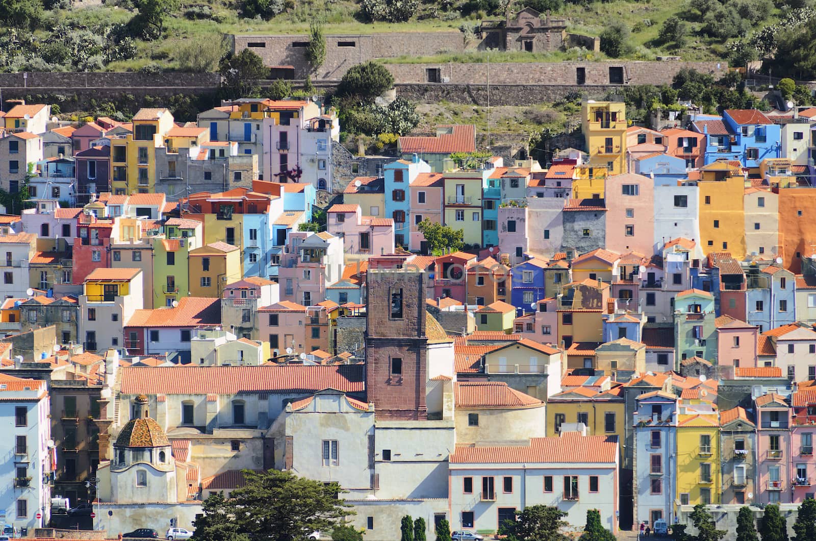 The village of Bosa, whose origins are documented by Phoenician inscription of the ninth century. BC On the coast N / W of Sardinia in the subregion historical Planargia which is historically the capital. 