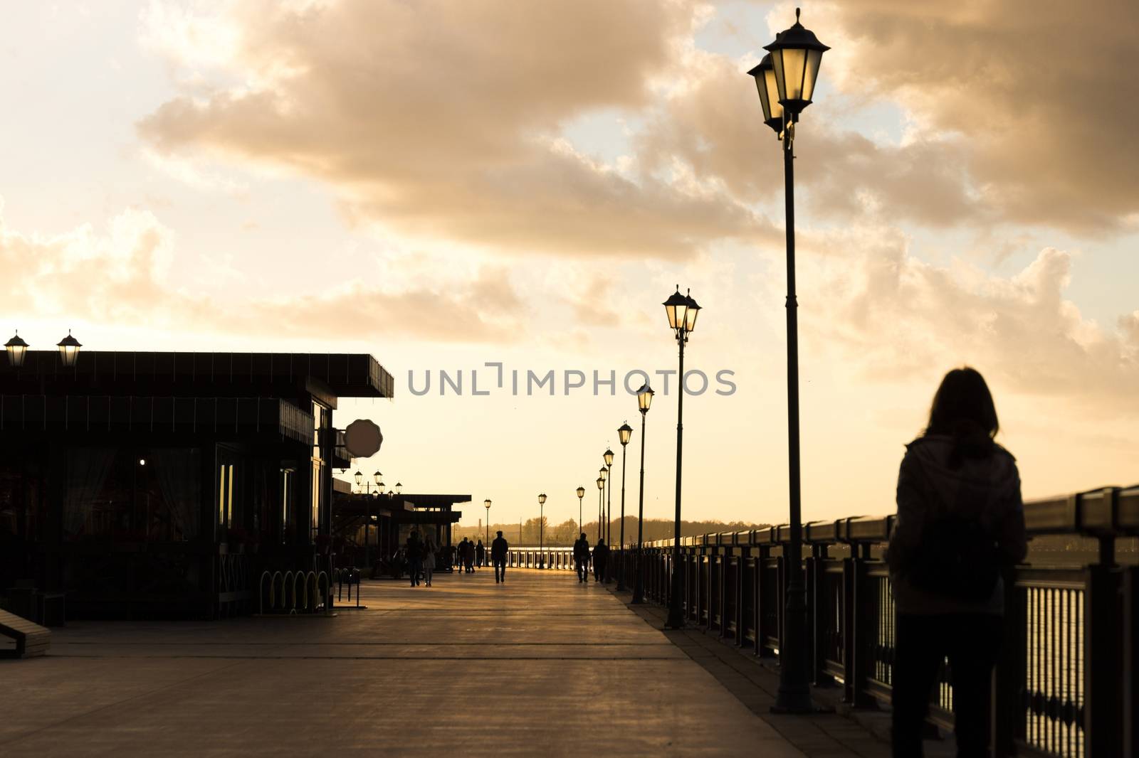 lonely girl in the city by liwei12