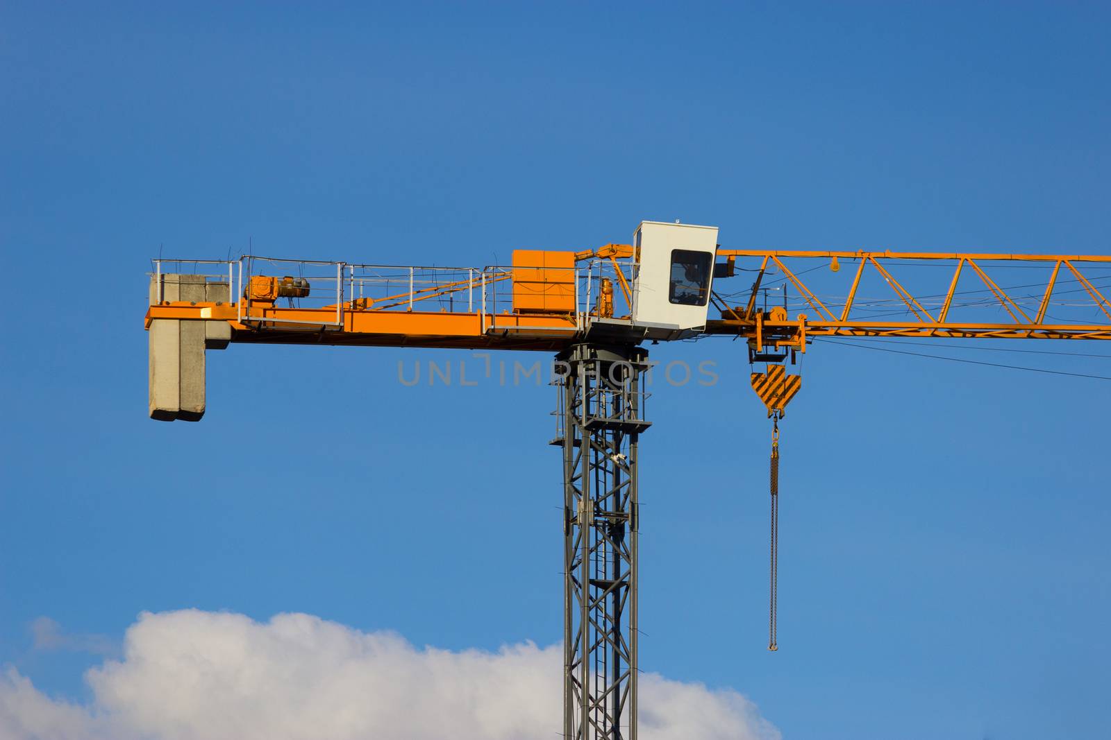 yellow construction crane by liwei12