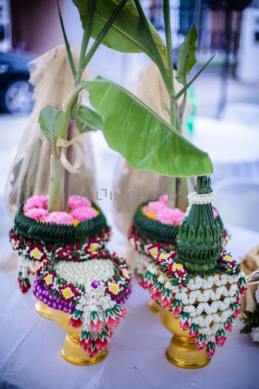 Flower tray with banana tree for Thai traditional wedding by psodaz