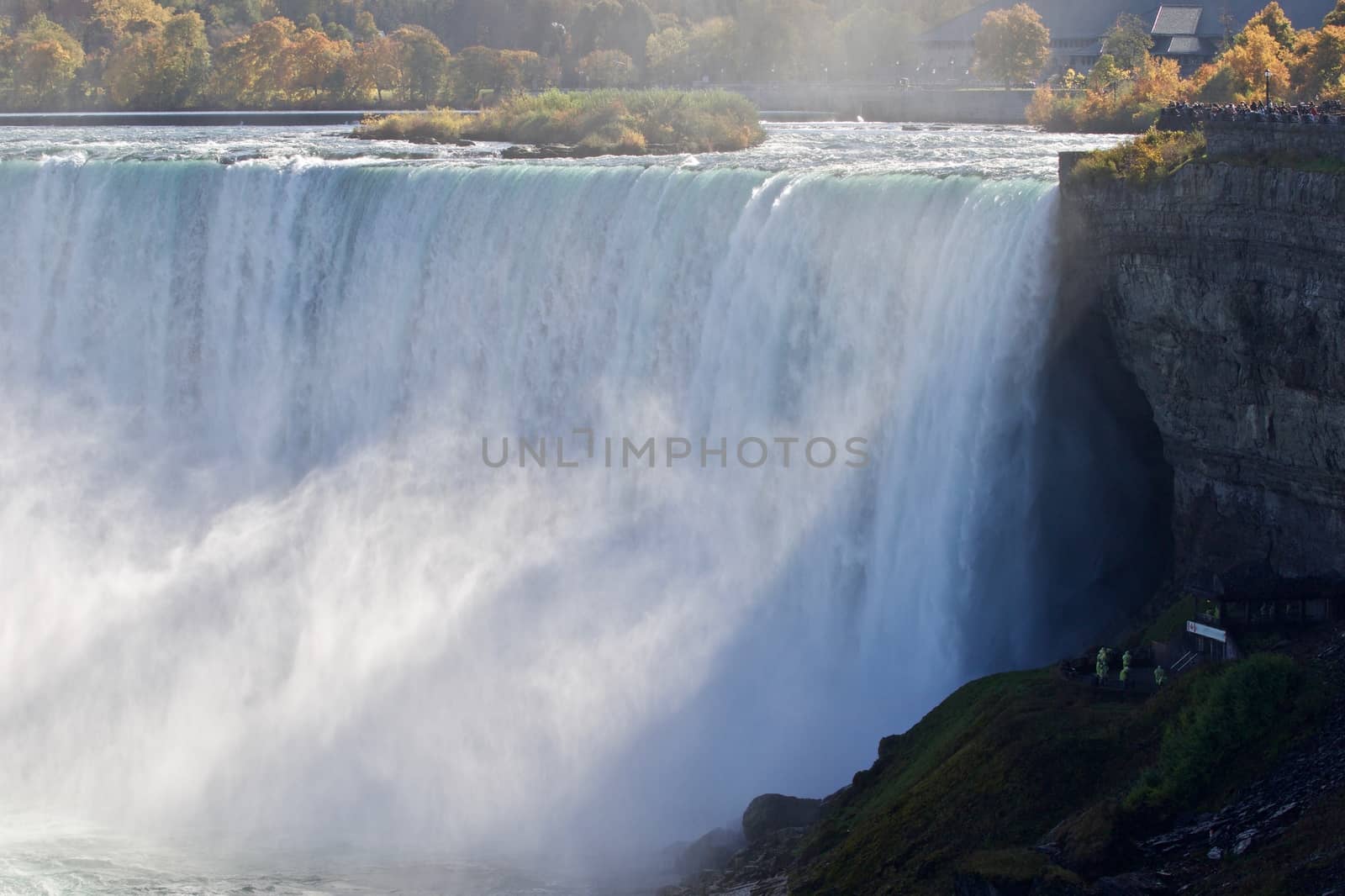 Beautiful picture with amazing Niagara waterfall, the mist, and viewpoints by teo